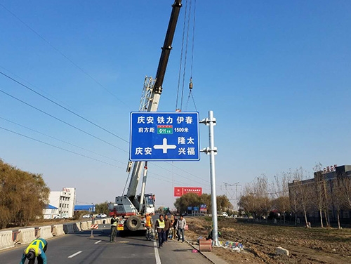 黄山黄山道路护栏网网片该如何进行正确的选购呢？